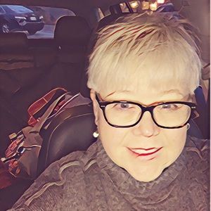 Meet your Posher, Carla